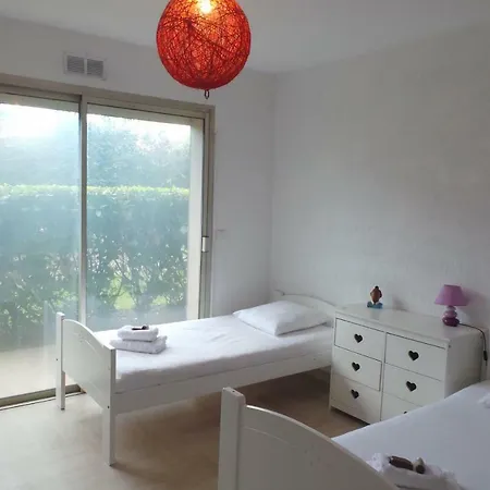 68sqm 1 Bdr Flat Town Centre And Beaches *